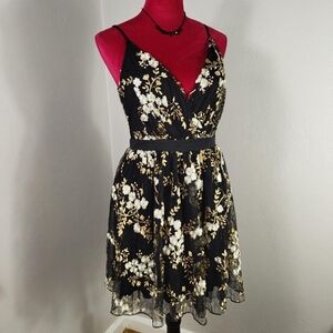 Express Gold Black Lace V-Neck Homecoming Whimsygoth Party Dress Size 8